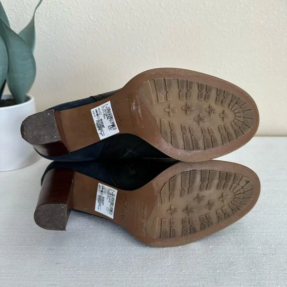 Clarks Kacia Garnet Navy Blue Suede/Leather Mid Height Heeled Boots Women’s 9M - Picture 11 of 11